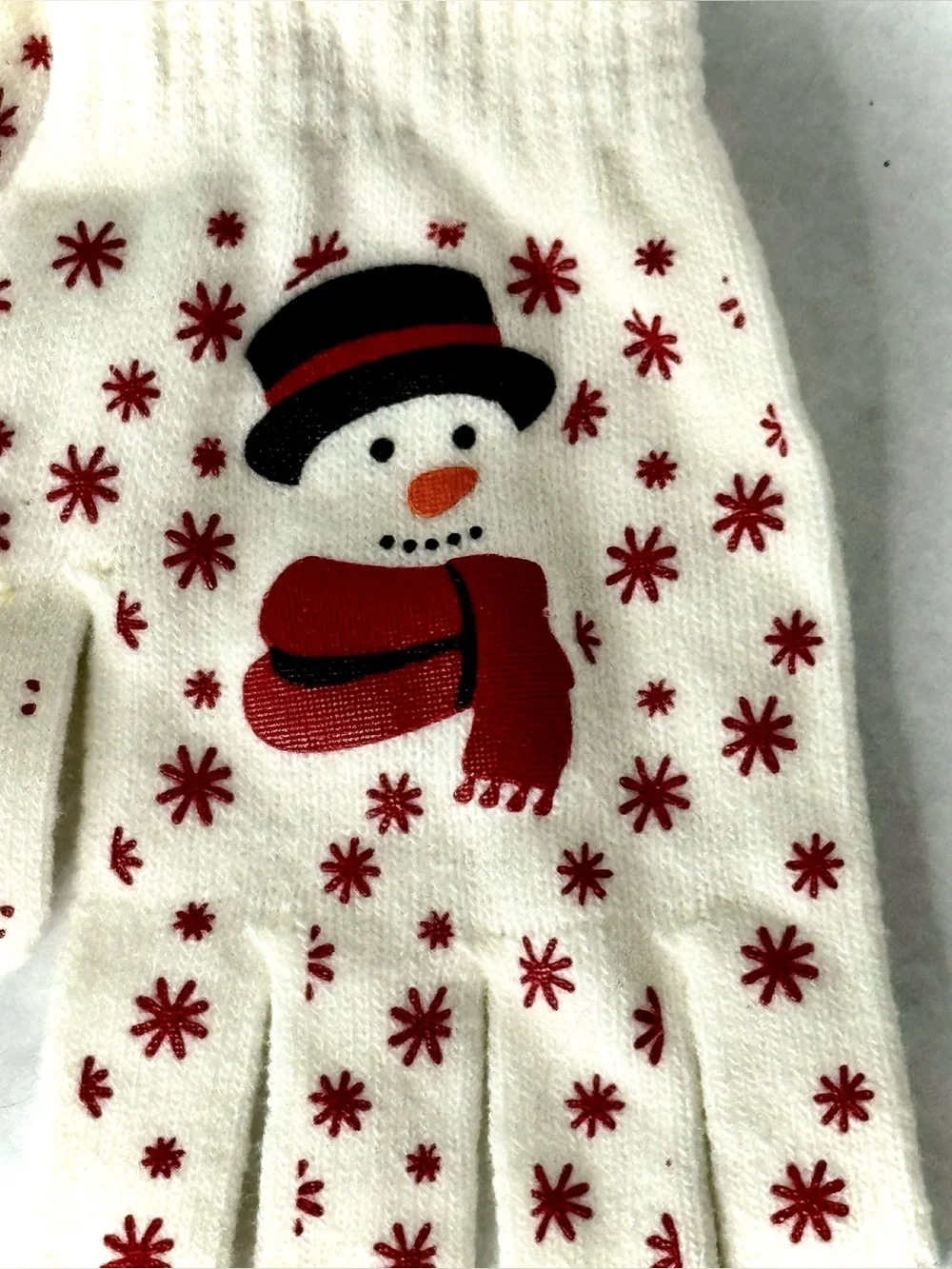 Red & Cream Frosty Sweater Gloves